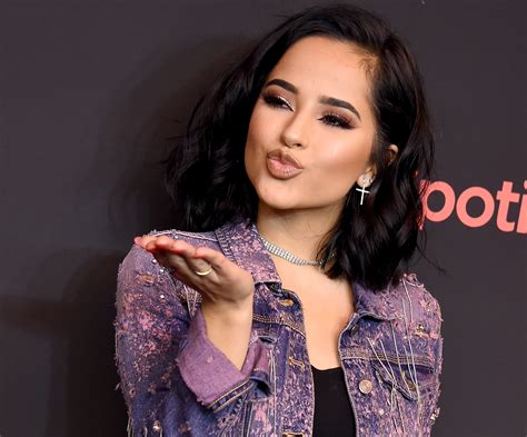 becky g con pelo corto|Becky G ha llevado en Vogue World 2024 el flequillo perfecto .